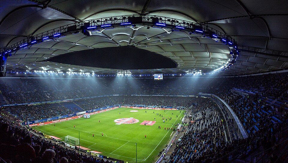 Estádio de futebol iluminado